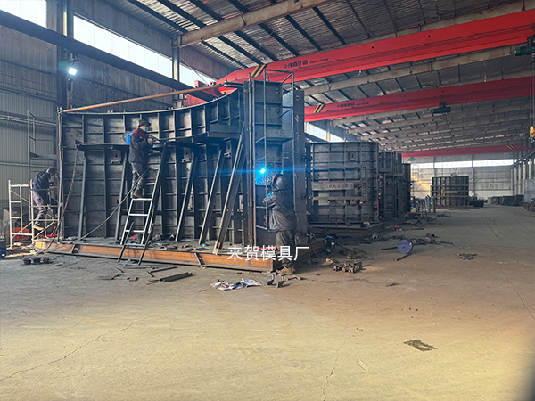 風(fēng)電塔筒模具廠家